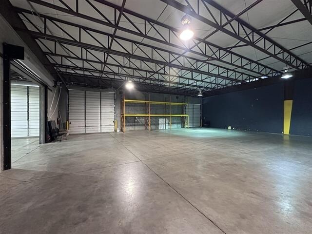 More Photos Of 801 Union Pacific Blvd, Laredo Warehouse For Lease