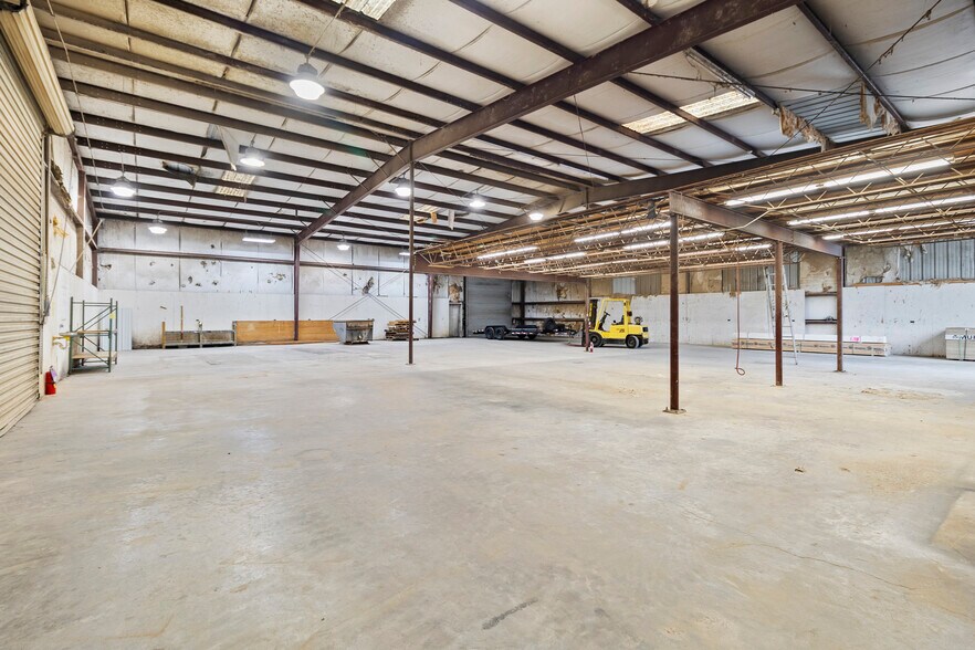 More Photos Of 7031 State Highway 75 S, Huntsville Manufacturing For Sale