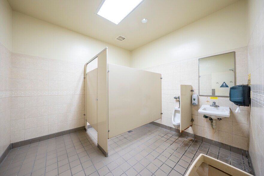 More Photos Of 429 S Palm Ave, Alhambra Food Processing For Sale