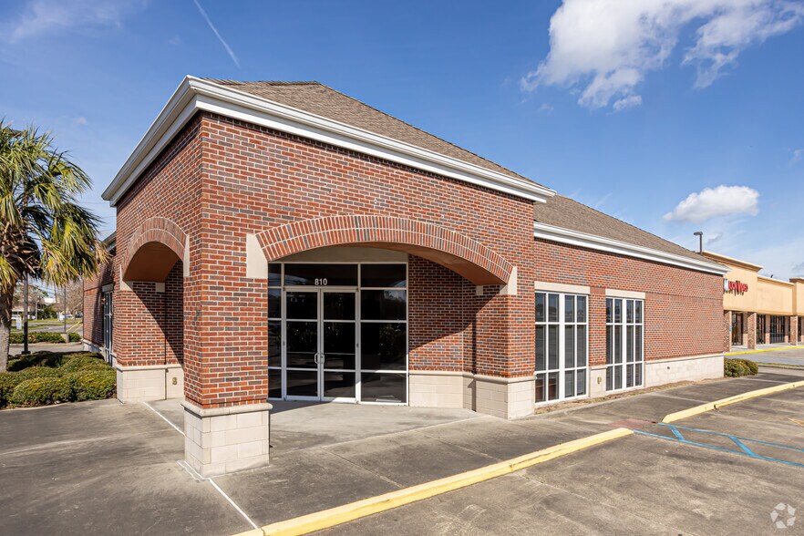 More Photos Of 810 W Esplanade Ave, Kenner General Retail For Sale