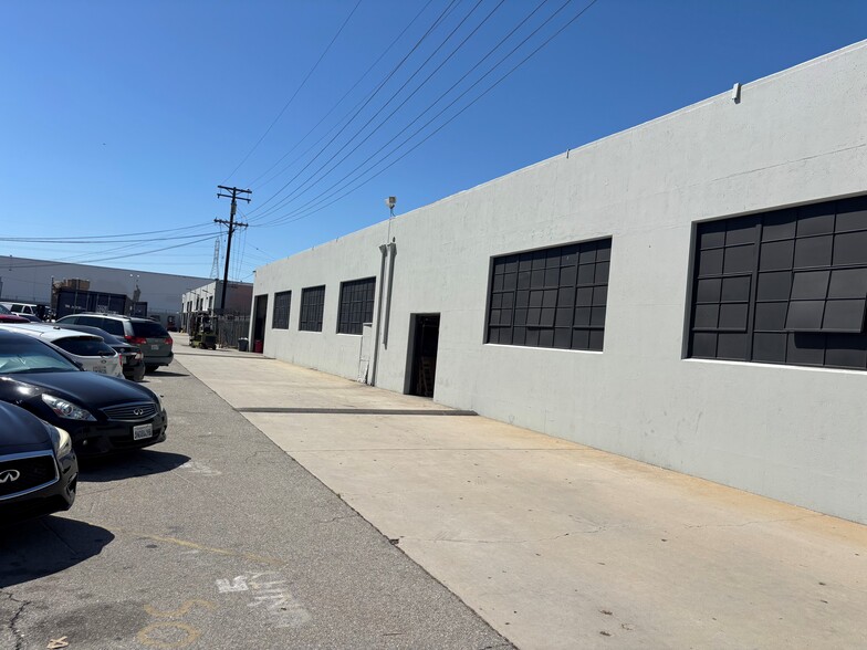 More Photos Of 5981 Maywood Ave, Huntington Park Warehouse For Lease