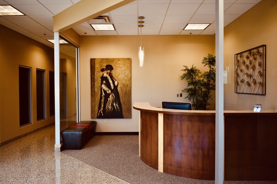 More Photos Of 5010 E Warner Rd, Phoenix Office For Lease