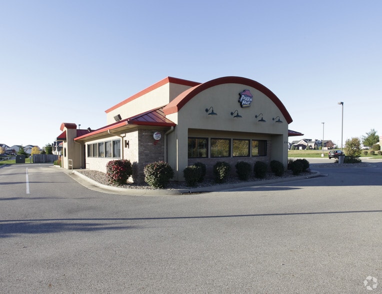 More Photos Of 8134 Douglas Ave, Urbandale Restaurant For Sale