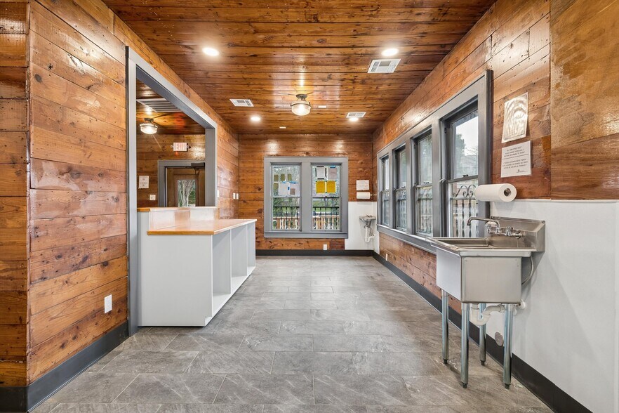 More Photos Of 511 Richmond Ave, Houston Restaurant For Lease