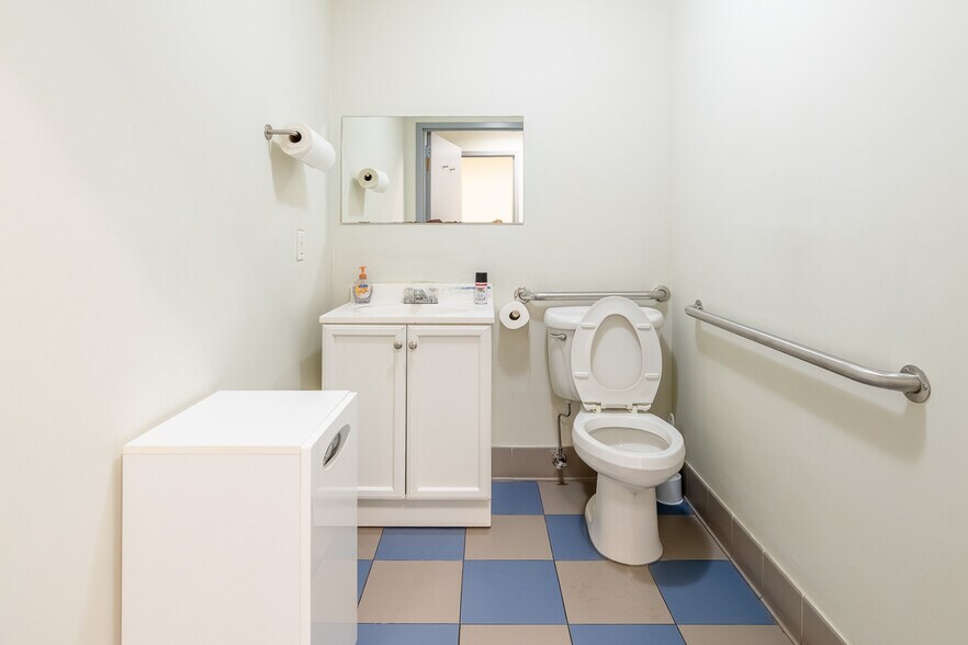 More Photos Of 8950 127th St, Richmond Hill Warehouse For Sale