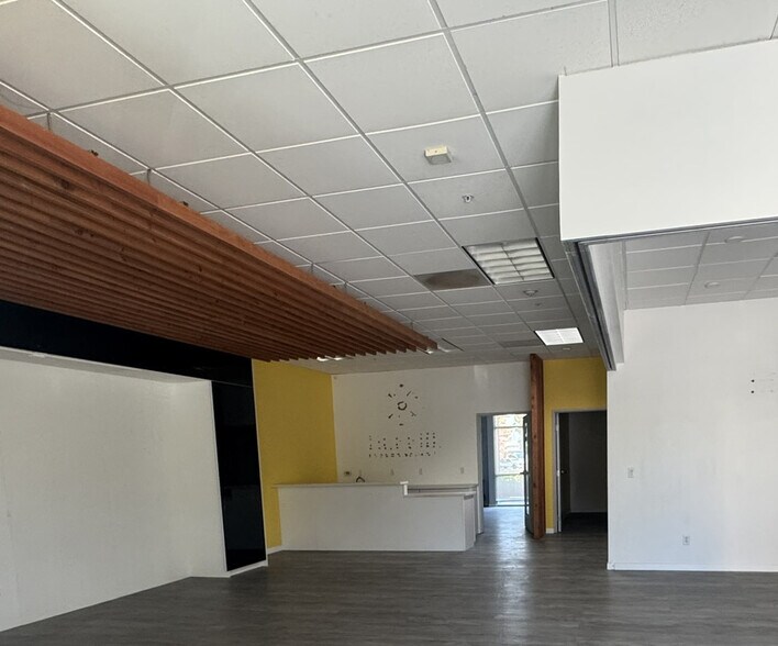 More Photos Of 1050 Admiral Ct, San Bruno Storefront For Lease