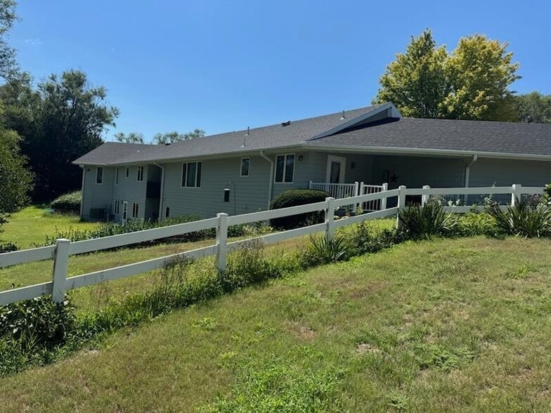 More Photos Of 1522-1624 Centennial Dr, McCook Apartments For Sale