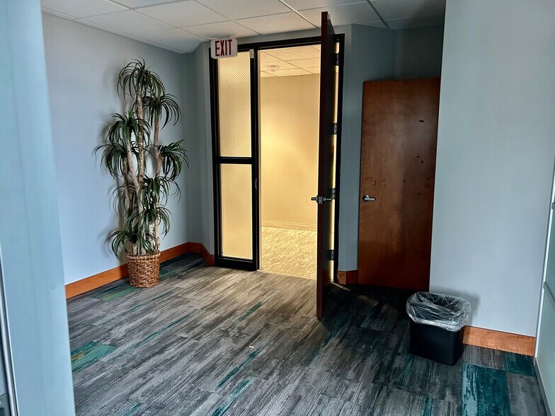 More Photos Of 1901 S Harbor City Blvd, Melbourne Office For Lease