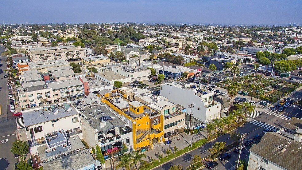 More Photos Of 2216 Main St, Santa Monica Apartments For Sale