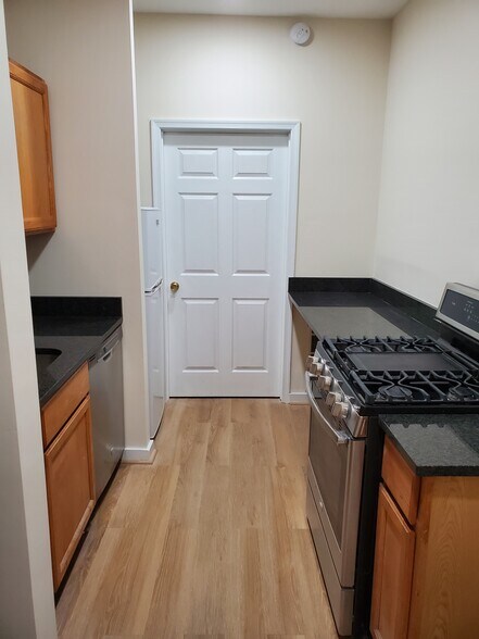 More Photos Of 9 Saint Matthews Ct NW, Washington Office Residential For Lease