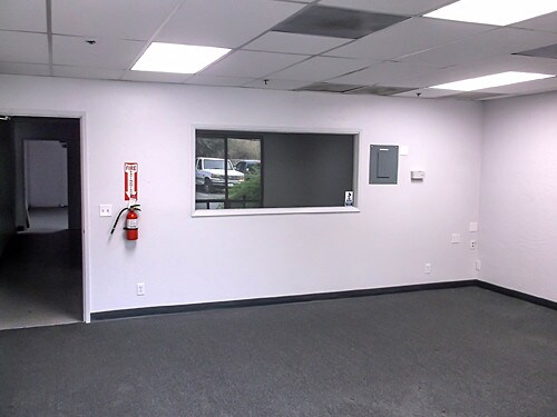 More Photos Of 6489 Calle Real, Goleta Research And Development For Lease