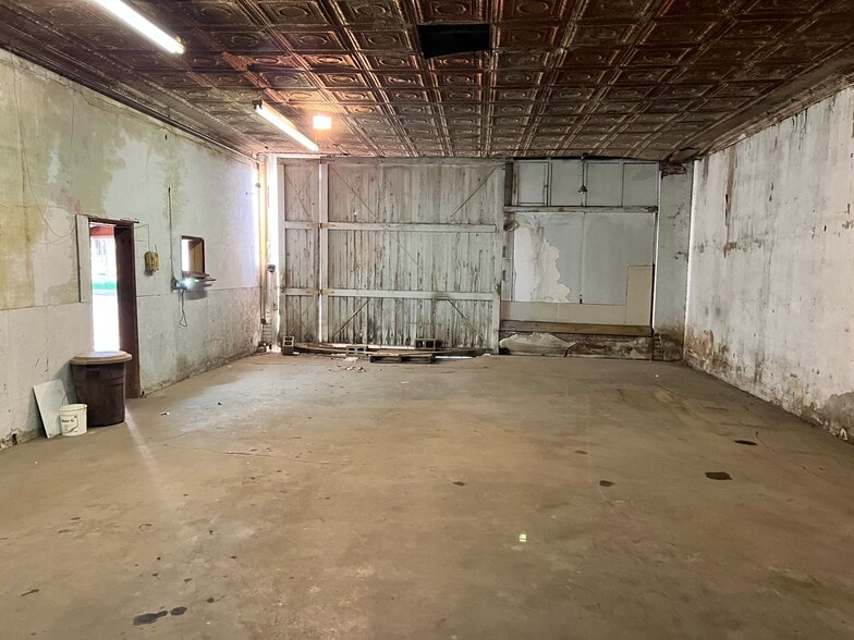 More Photos Of 820 W Broadway St, Muskogee Flex For Sale