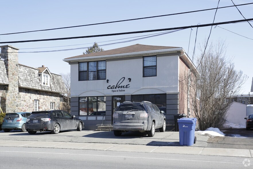 More Photos Of 325 Boul Grand, L'Île-Perrot Storefront Retail Residential For Sale