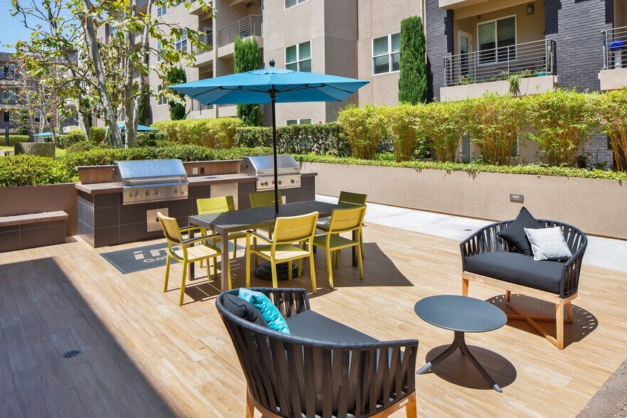 More Photos Of 421 W Broadway, Long Beach Apartments For Lease