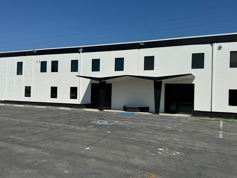 More Photos Of 7571 Santa Rita Cir, Garden Grove Warehouse For Lease