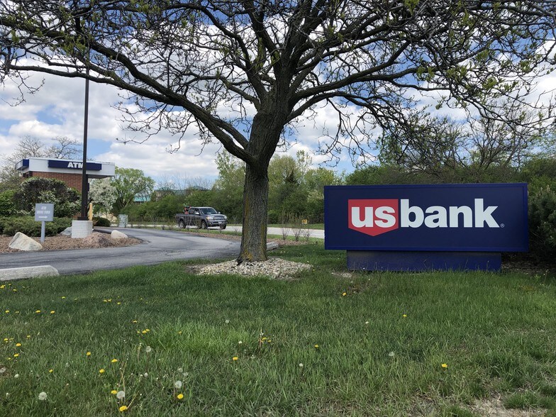 More Photos Of 9546-9564 W 147th St, Orland Park General Retail For Lease