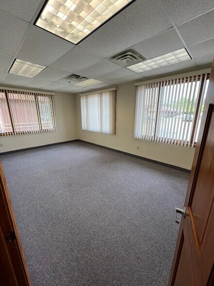 More Photos Of 13786 Frontier Ct, Burnsville Office For Sale