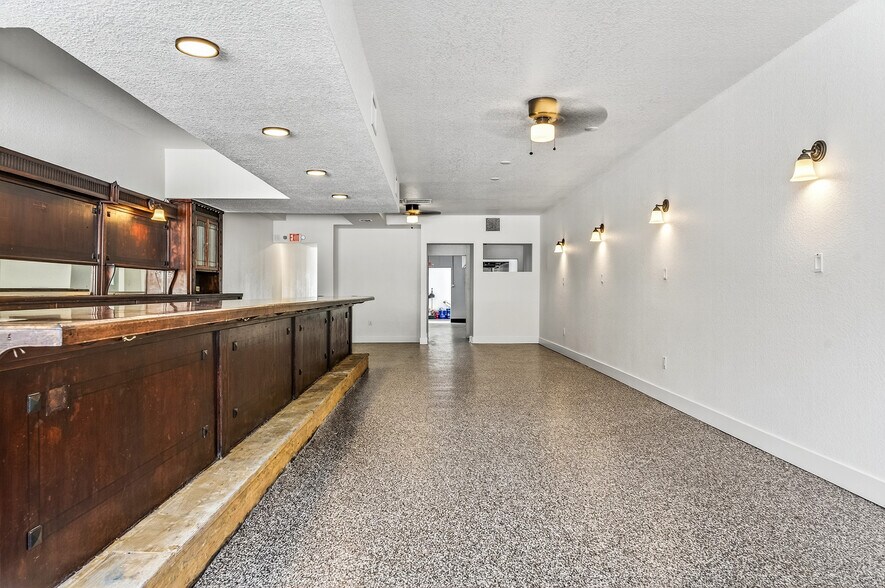 More Photos Of 1453 20th St, Vero Beach Restaurant For Lease