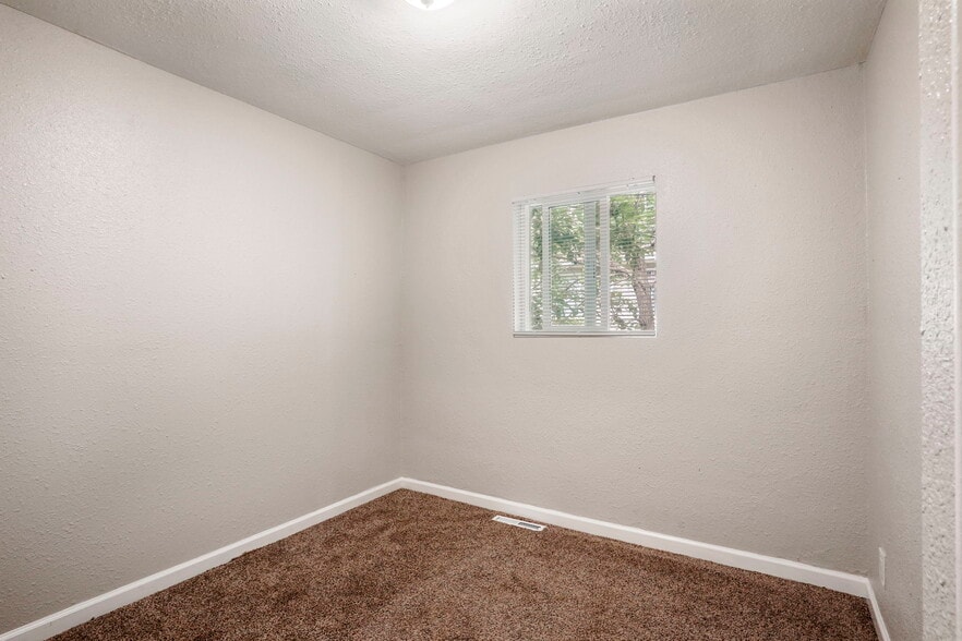 More Photos Of 982 S Sheridan Blvd, Denver Apartments For Sale