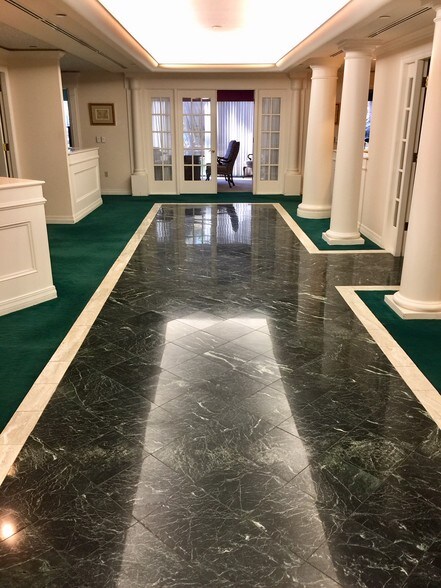 More Photos Of 200 Nokomis Ave S, Venice Office For Lease