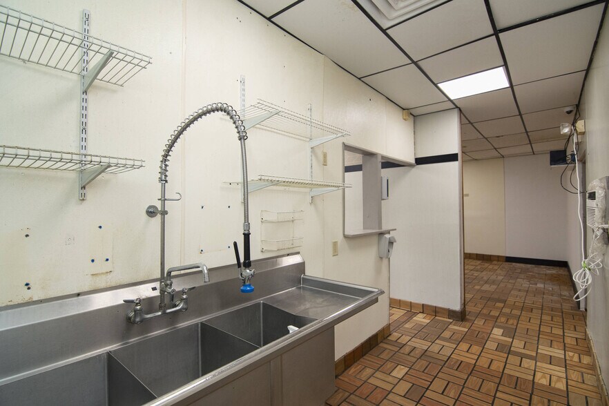 More Photos Of 1931 Alta Dr, Alderson General Retail For Sale