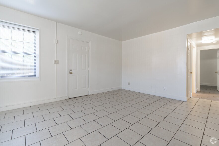 More Photos Of 4 College Ct, Louisville Multifamily For Sale