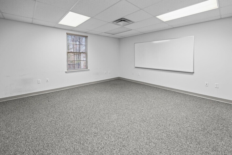 More Photos Of 314 Chris Gaupp Dr, Galloway Medical For Lease