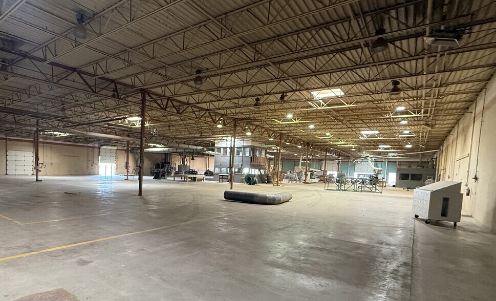 More Photos Of 111 E Lowden St, Fort Worth Warehouse For Sale