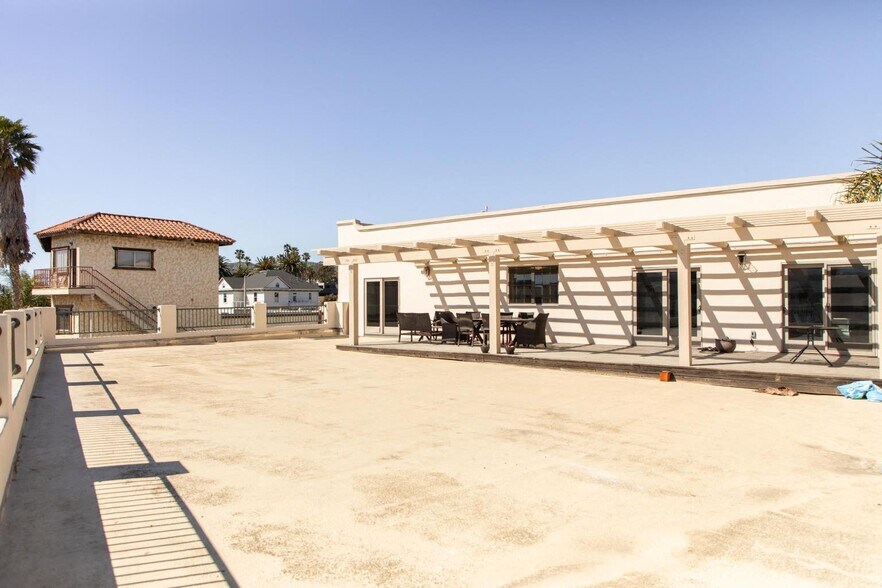 More Photos Of 305 S Kalorama St, Ventura Office For Lease