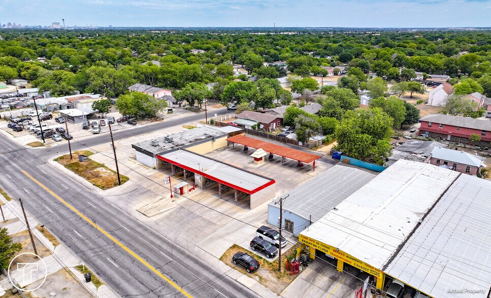 Primary Photo Of 2902 Commercial Ave, San Antonio Carwash For Sale