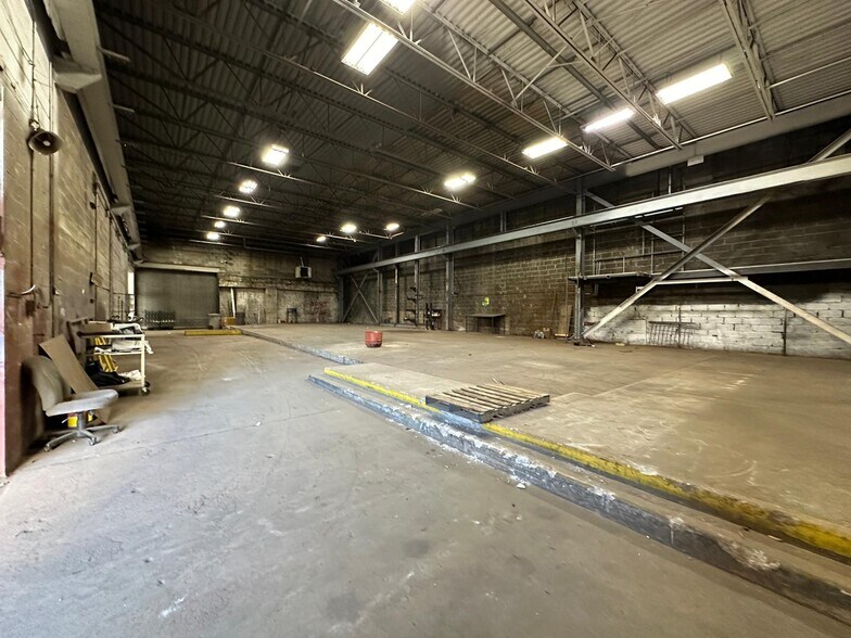 More Photos Of 3711 Vernon Blvd, Long Island City Warehouse For Sale