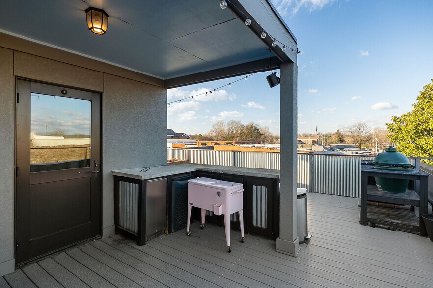 More Photos Of 207 E Main St, McMinnville General Retail For Sale