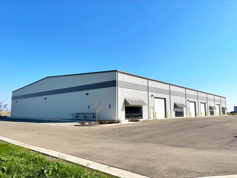 Primary Photo Of 150 Hawk Dr, Merced Warehouse For Lease