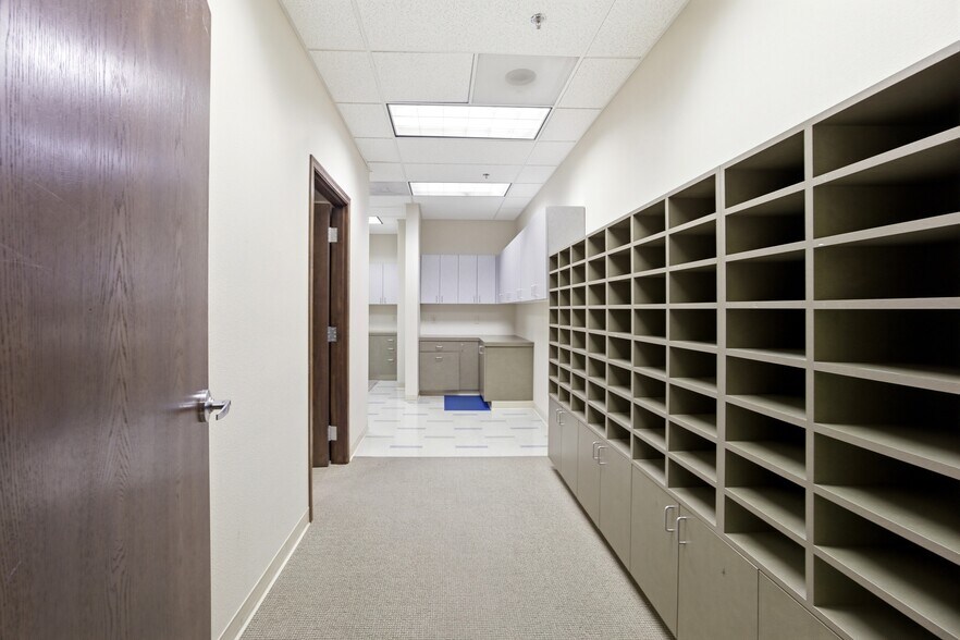 More Photos Of 680 Hawthorne Ave SE, Salem Office For Sale