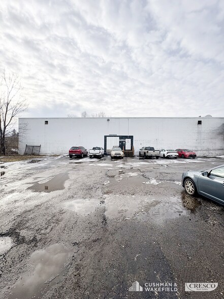 More Photos Of 4605 Spring Rd, Brooklyn Heights Manufacturing For Lease