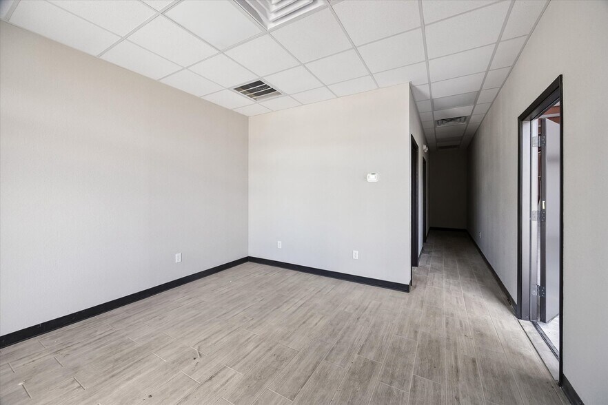 More Photos Of 19103 Hufsmith Kohrville Rd, Tomball Unknown For Lease