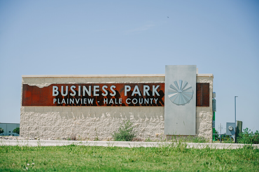 Primary Photo Of I-27 South and Business Drive, Plainview Land For Sale