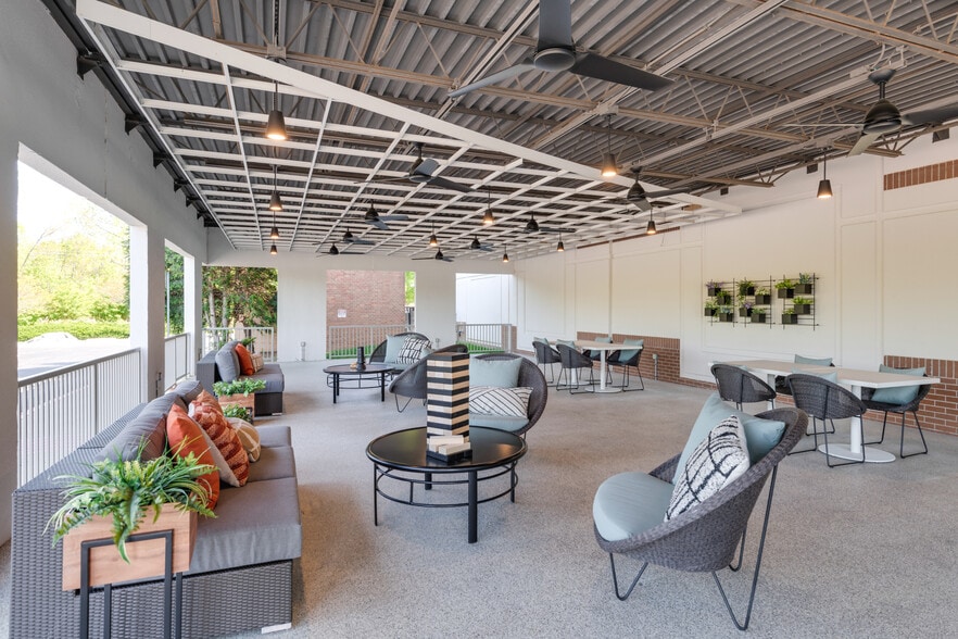 More Photos Of 455 Duke Dr, Franklin Office For Lease