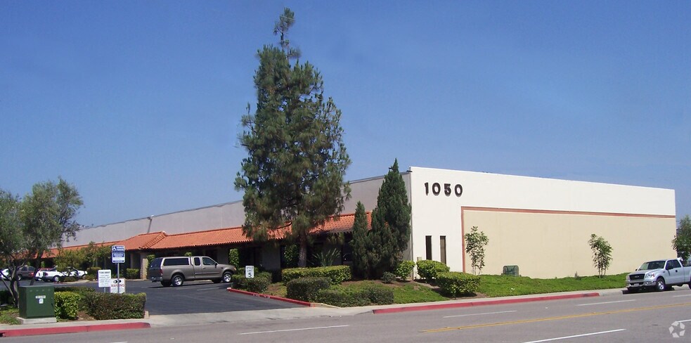 More Photos Of 1050 Pioneer Way, El Cajon Warehouse For Lease