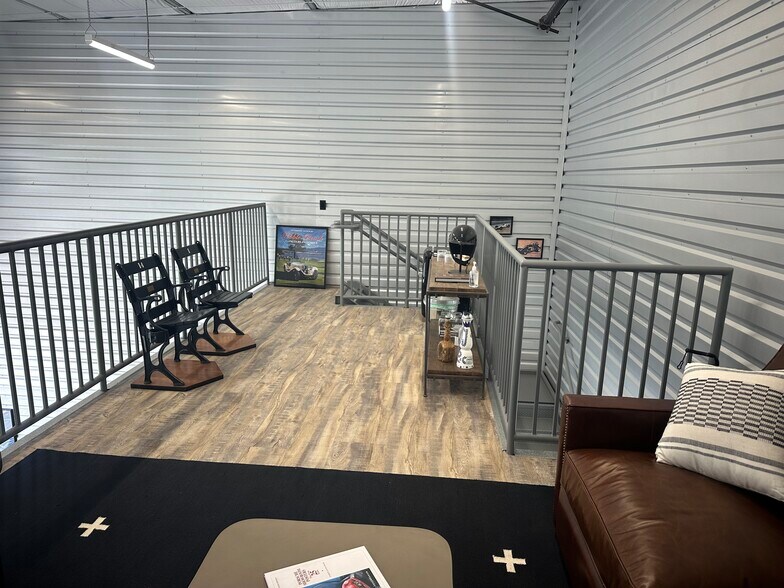 More Photos Of 2969 Monterey Salinas Hwy, Monterey Showroom For Sale