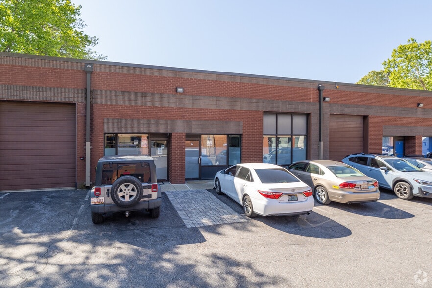 More Photos Of 2012 Renard Ct, Annapolis Showroom For Lease