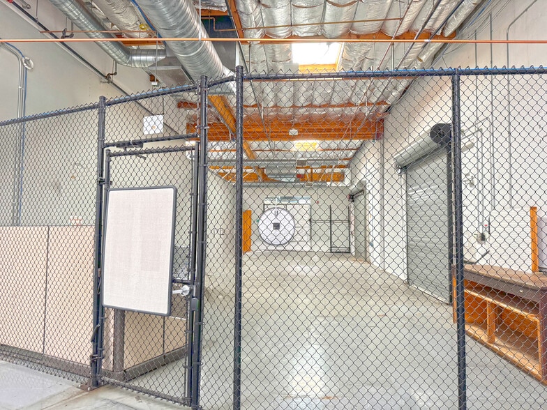 More Photos Of 424 Aviation Blvd, Santa Rosa Industrial For Sale