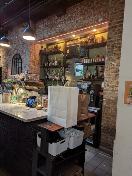 More Photos Of 111-119 Ingraham St, Brooklyn Manufacturing For Lease