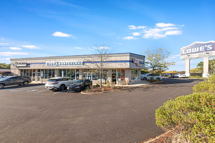 More Photos Of 639 Veterans Rd W, Staten Island Freestanding For Sale