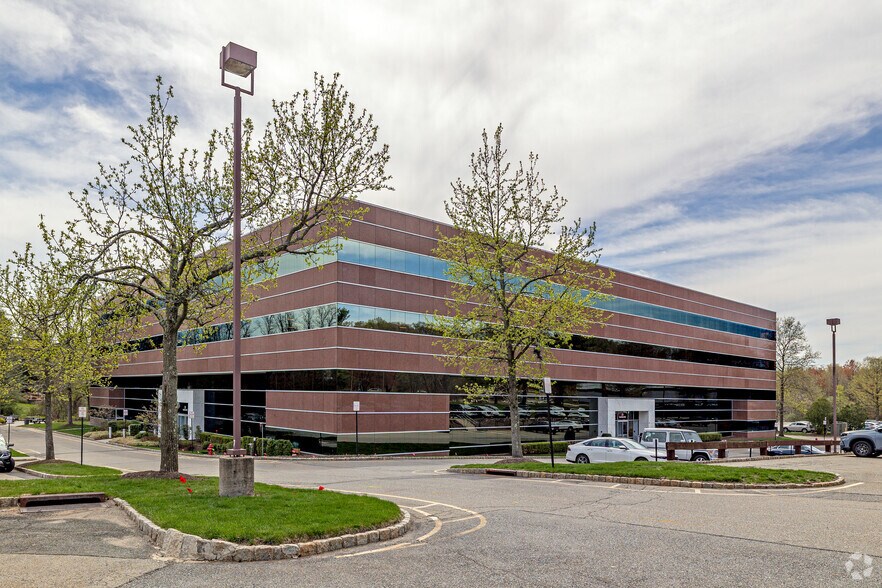 More Photos Of 35 Waterview Blvd, Parsippany Office For Lease