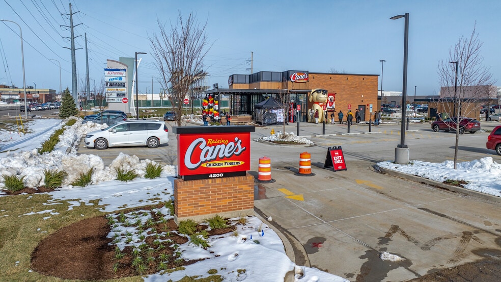 More Photos Of 4200 N Sterling Ave, Peoria Fast Food For Sale