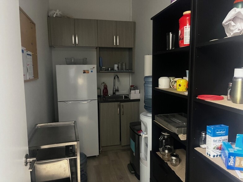 More Photos Of 3961 52nd Ave NE, Calgary Light Distribution For Lease