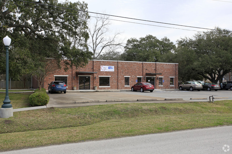 Primary Photo Of 151 Park Ave, League City Office For Lease