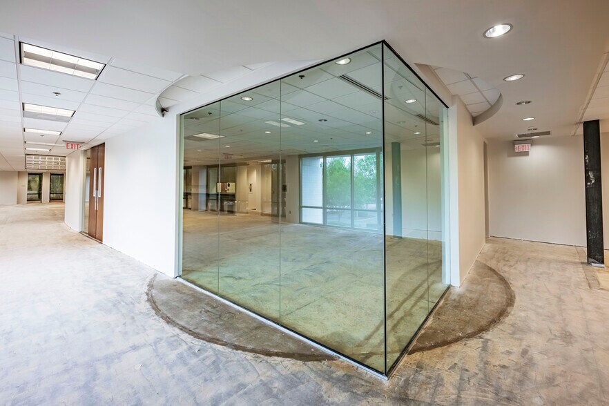 More Photos Of 1990 Vaughn Rd, Kennesaw Office For Sale