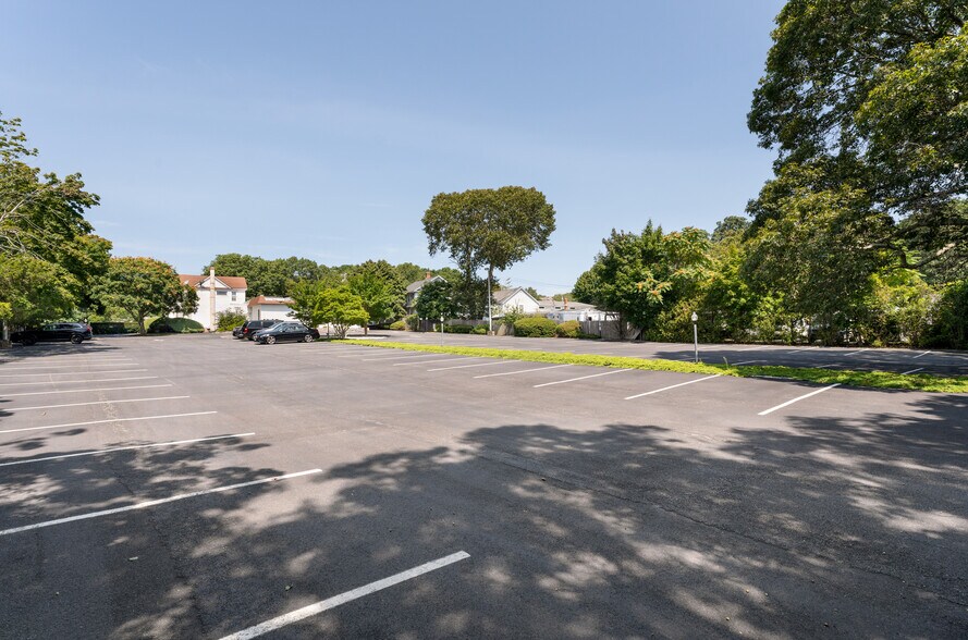 More Photos Of 94 E Montauk Hwy, Hampton Bays General Retail For Sale